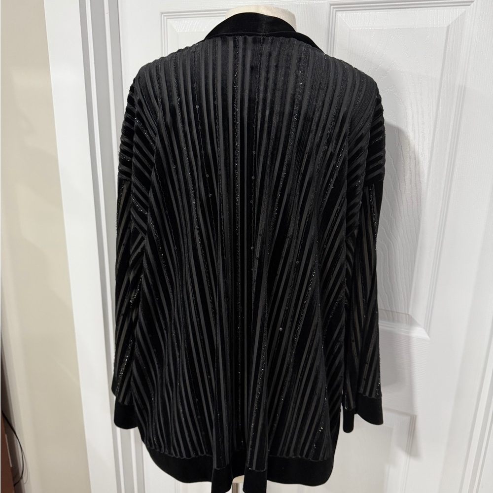 Open-Front Black Ribbed Cardigan with Subtle Shine - Picture 3 of 8